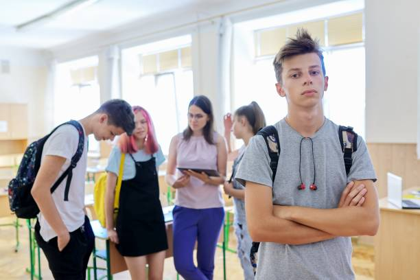 Подросток не общается со сверстниками: Советы психолога